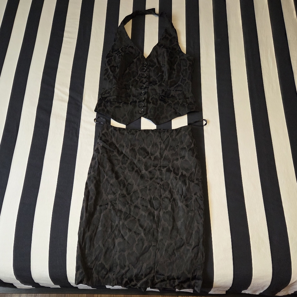 Le Chateau Black Patterned Top and Skirt Set